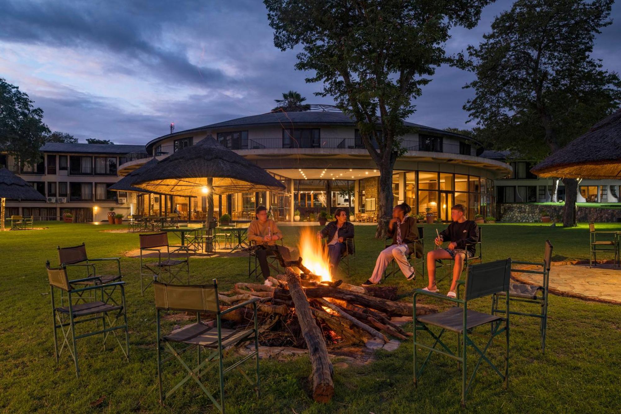 Hwange Safari Lodge Dete Eksteriør bilde